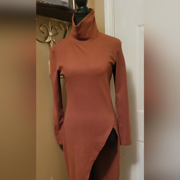 FHQ Collection Long Turtleneck Tunic with front asymetrical split, NWT - Picture 2 of 7